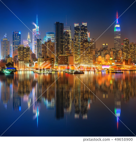 View on Manhattan at night 49658900