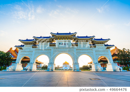 Beautiful architecture building and landmark chiang kai-shek memorial hall in taipei city Beautiful architecture building and landmark chiang kai-shek memorial hall in taipei city 49664476