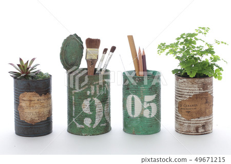 DIY repurposed cans that can be used for a variety of purposes DIY repurposed cans that can be used for a variety of purposes 49671215