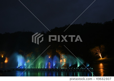 新店碧潭水舞 49682807