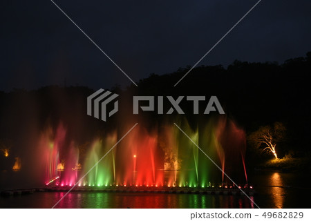 新店碧潭水舞 49682829