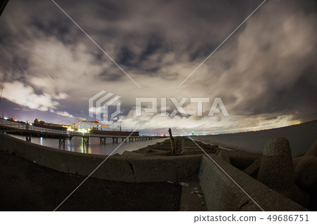 clouded night at  tsu nihon koukan fishing point 49686751