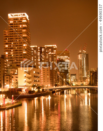 塔樓公寓位於海濱地區 49690337