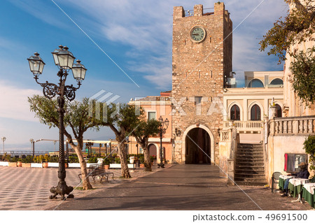 Piazza IX Aprile, Taormina, Sicily, Italy 49691500