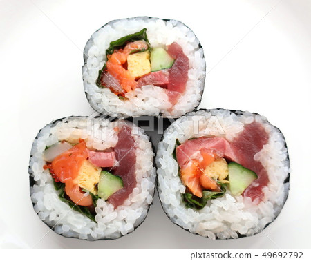 Seaweed roll 49692792