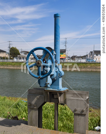 灌溉的水閘 灌溉的水閘 49693664