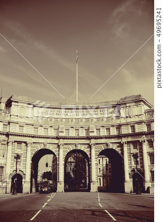 Admiralty Arch London Admiralty Arch London 49695241