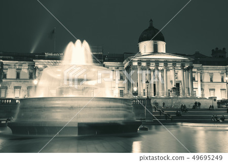 Trafalgar Square 49695249