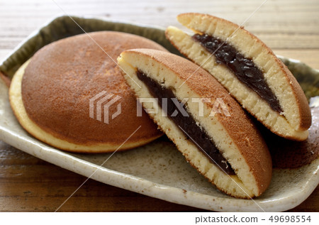 Dorayaki 49698554