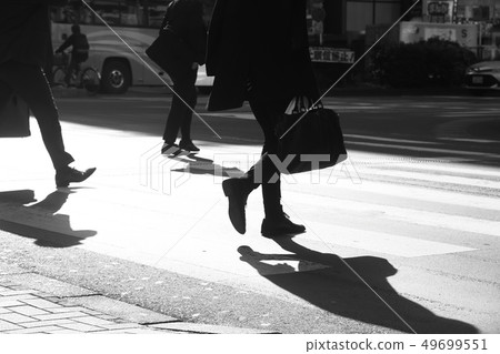 早上通勤場面的照片 49699551