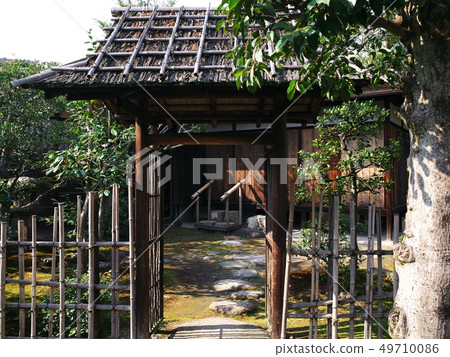 The middle gate of the temple of Wataruseien The middle gate of the temple of Wataruseien 49710086