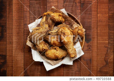 plate of original recipe fried chickens 49710388