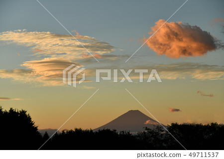 From Ogasazawa-cho, Hokuto City, the sunset clouds and floating cloud and cloud 49711537