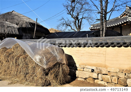 World Heritage / Andong, River Traditional Architecture in Korea [Andong, Korea] 49713149