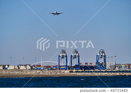 Aircraft landing 49715485