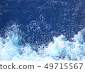 海面和從船上方看到的波浪 49715567