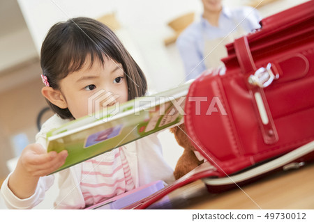 兒童女孩入場 49730012