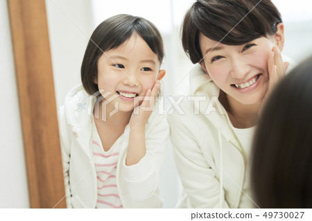 Parent and child lifestyle 49730027