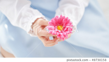 Girl child flower 49730158