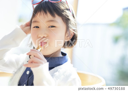 女孩兒童肖像化妝 49730188