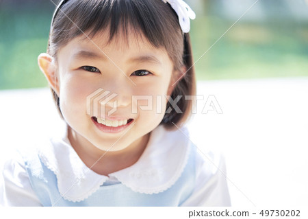 女孩兒童肖像 49730202
