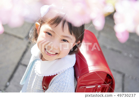 兒童女孩入場 兒童女孩入場 49730237