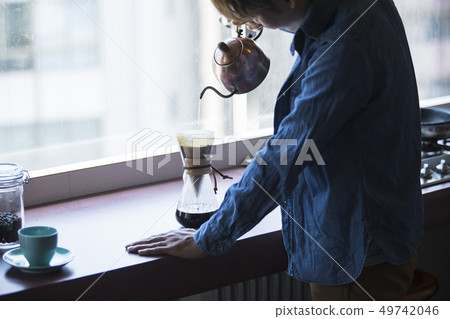 煮咖啡的男人 煮咖啡的男人 49742046