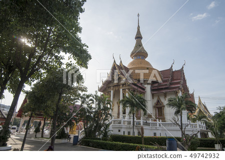 THAILAND PATTAYA WAT PHRA YAI BUDDHA HILL 49742932
