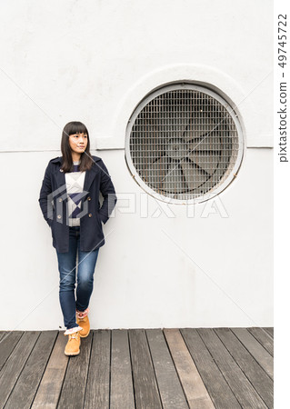 A female fan for industrial use. The ground floor is a certain type of village. 49745722