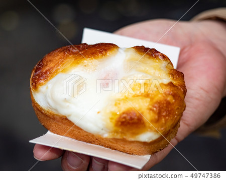 Myeongdong Street Food - Egg Bread 49747386