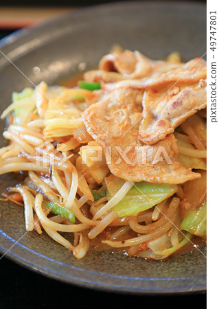 炒好吃的肉類蔬菜 49747801