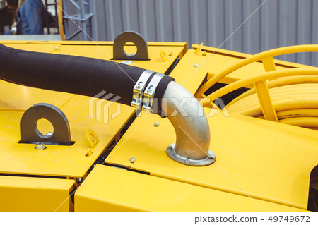 engine hose details 49749672