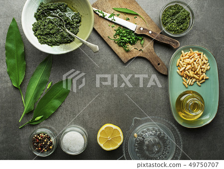 Wild garlic pesto 49750707