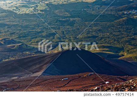從富士山的山頂看到的Takanagayama和Gotenba山徑 49757414