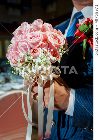新郎，婚禮，婚禮，提案，手，舉行，花束， 49758971