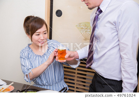 A woman who refuses to drink 49761024