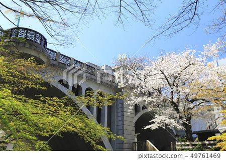 從Otonashi親水公園北區,東京看到的Otonashi橋(Otenashibashi) 從Otonashi親水公園北區,東京看到的Otonashi橋(Otenashibashi) 49761469