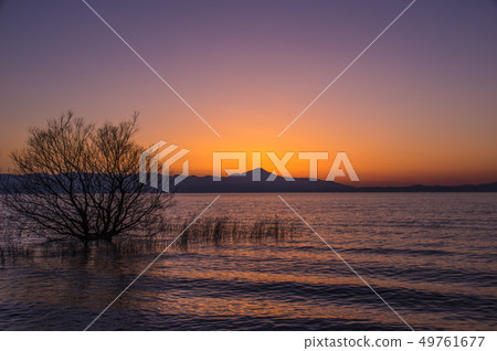 琵琶湖的日出 琵琶湖的日出 49761677