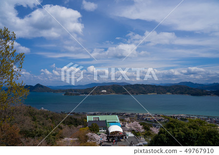 Amanohashidate在日本三個景點Tango Peninsula Amanohashidate盛開 Amanohashidate在日本三個景點Tango Peninsula Amanohashidate盛開 49767910