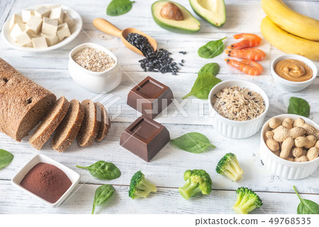 Magnesium-rich foods Magnesium-rich foods 49768535