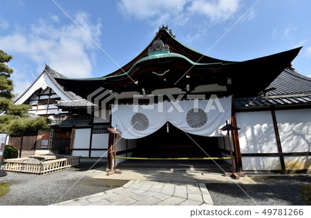 Daimakuji Shikibodoori entrance 49781266