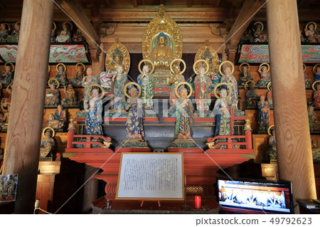 Zenzen寺五百寺廟大廳雕像 Zenzen寺五百寺廟大廳雕像 49792623