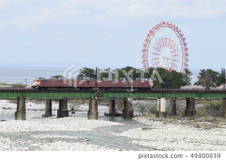 進行電動測量JR West的檢查車Kumoya 443 進行電動測量JR West的檢查車Kumoya 443 49800839