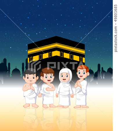 A family are doing pilgrimage in front of kabah 49801685