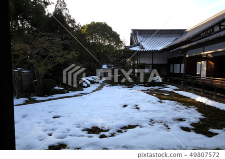 Eminshin Garden with Snow View Eminshin Garden with Snow View 49807572