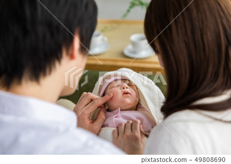 Baby and her husband and wife Baby and her husband and wife 49808690