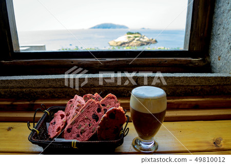 芹壁聚落-紅麴麵包與啤酒 49810012