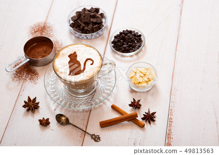 與貓剪影的熱巧克力 與貓剪影的熱巧克力 49813563