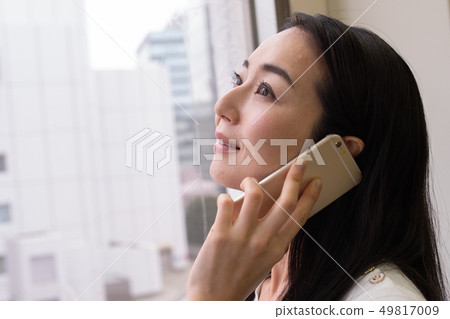 A woman to call 49817009