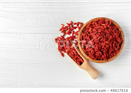 goji berries in bowl goji berries in bowl 49817818